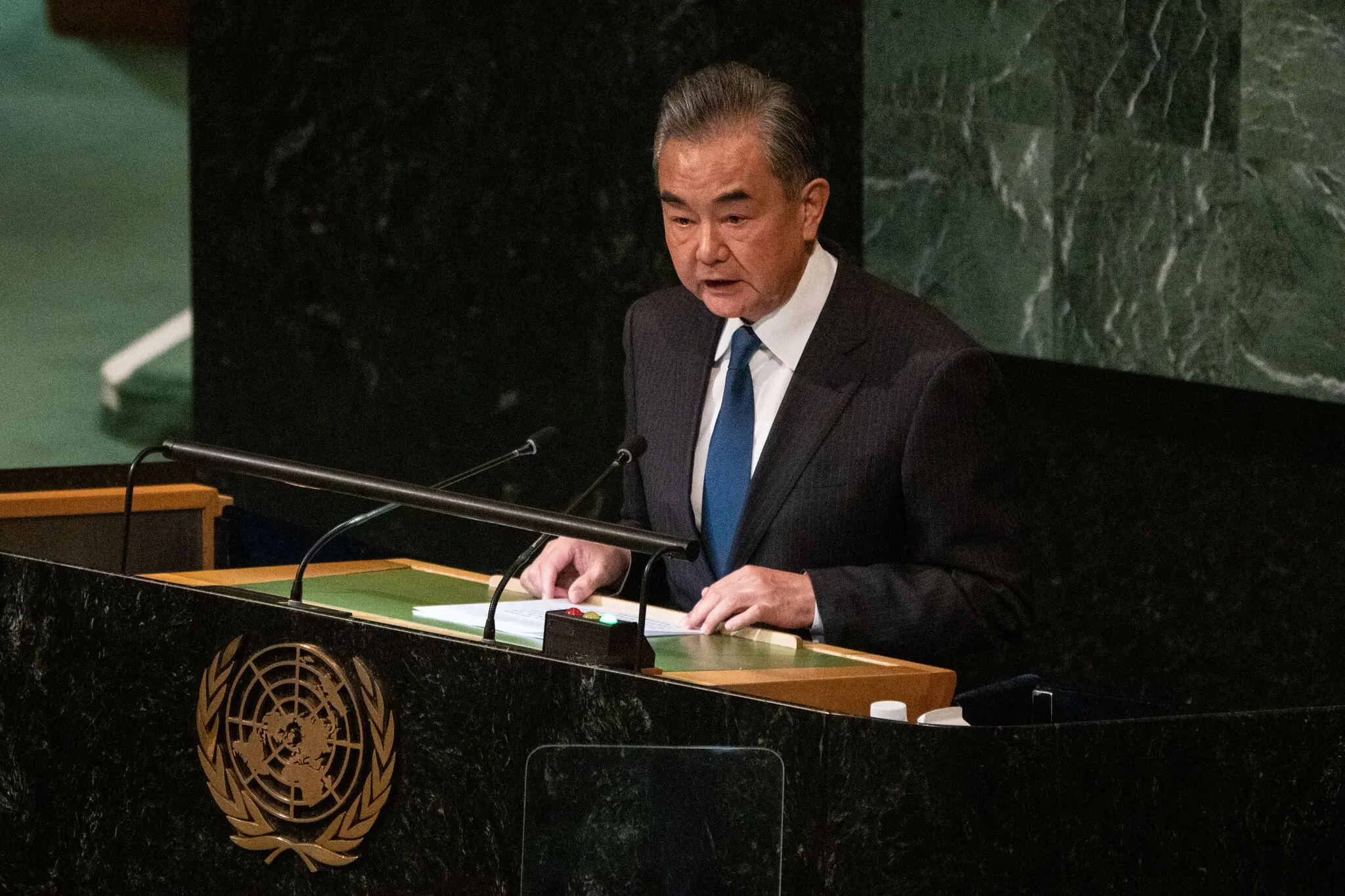 Китай закликає до переговорів зі США на тлі загострення війни на Близькому Сході та нової напруги у світовій політиці